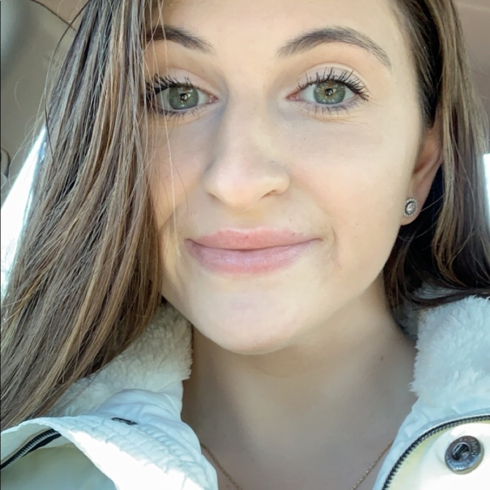 Meet your Posher, Makayla